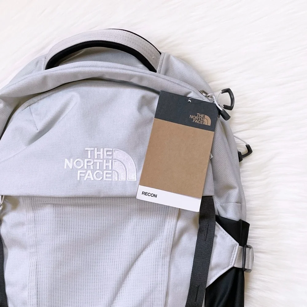 The North Face Recon 30 Liter Backpack